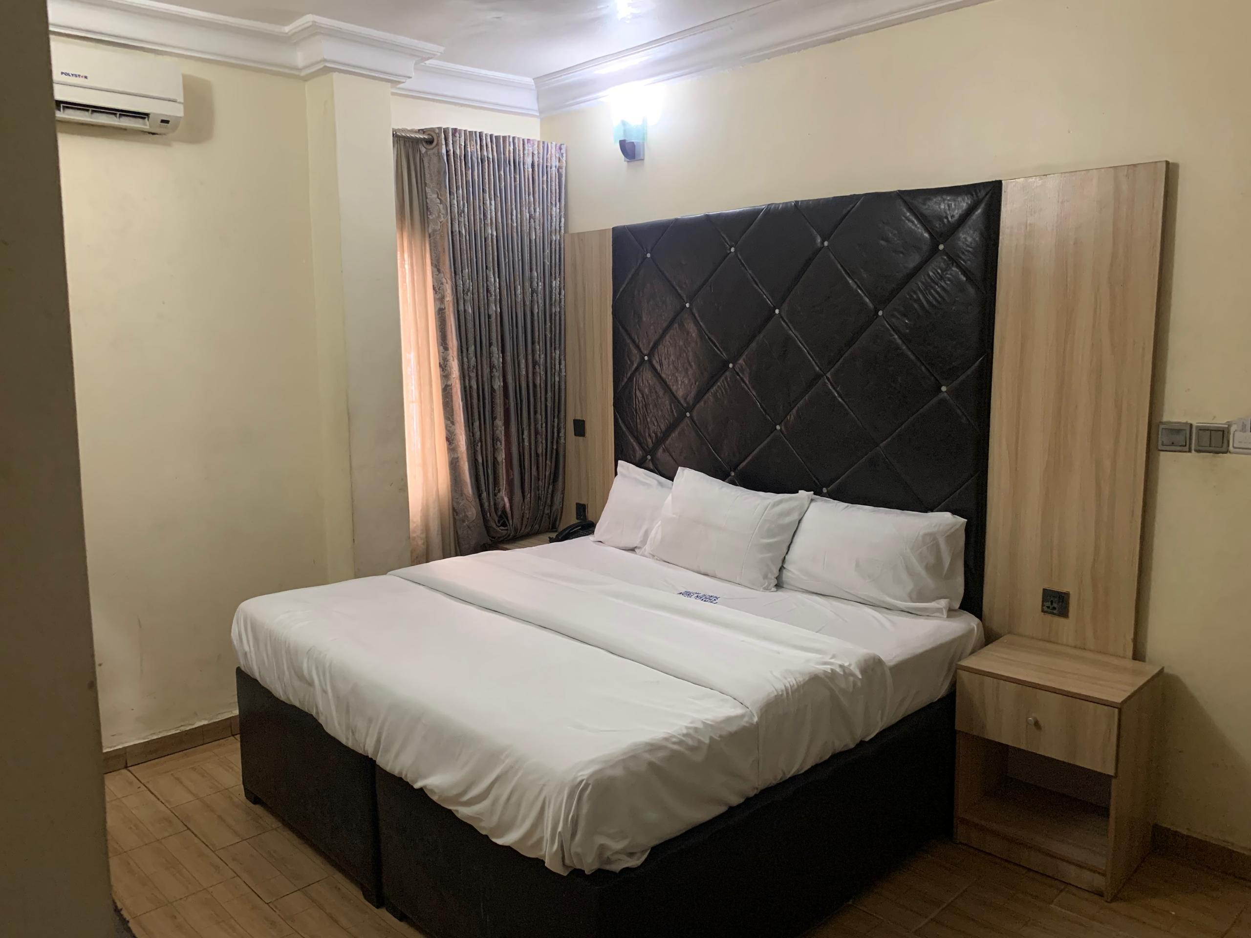 /web/uploads/116/Perch Hotel And Suites/room-photos/Deluxe Room/perch11.jpg